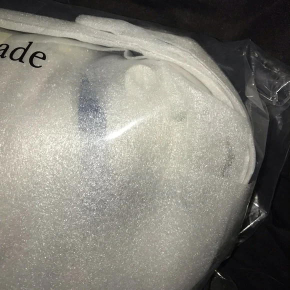 Kate Spade NWT Arctic Friends Polar Bear Crossbody - HOST PICK! 🏆 - Picture 6 of 7